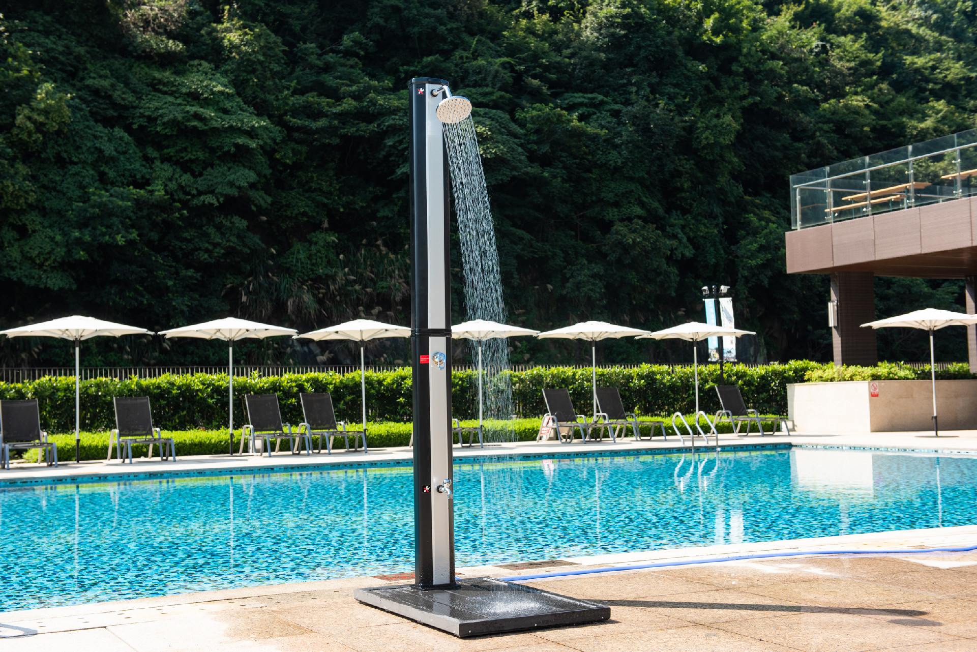solarni-sprcha-planet-pool-gomera-2-dvoudilna-35l-1